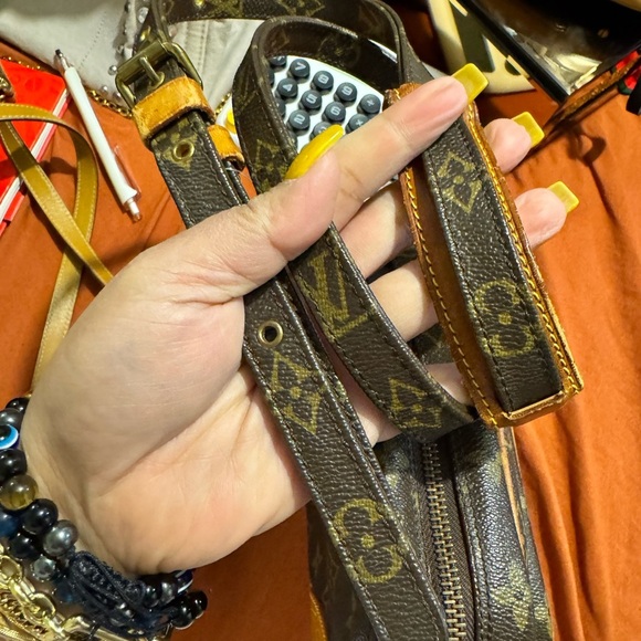 Louis Vuitton Brown Monogram Crossbody Bag Amazon - Picture 10 of 16